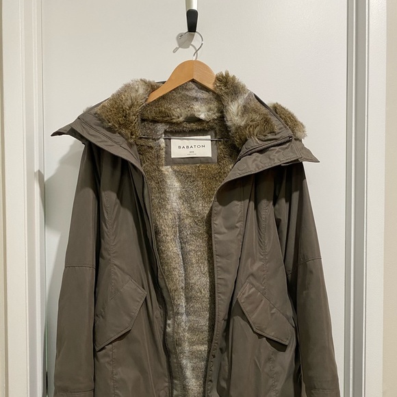 Aritzia Babaton Oskar Parka - Picture 3 of 11